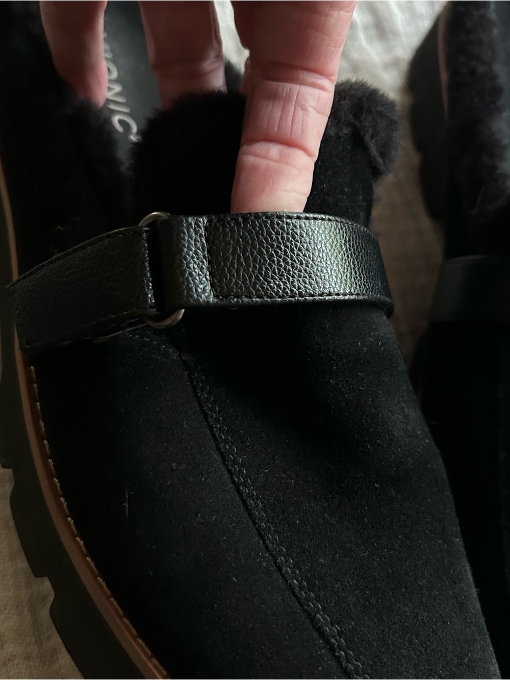Vionic Kailen Black Suede Faux Fur Shearling Lug Sole Mule Clogs Women’s Size 10 - Picture 11 of 14